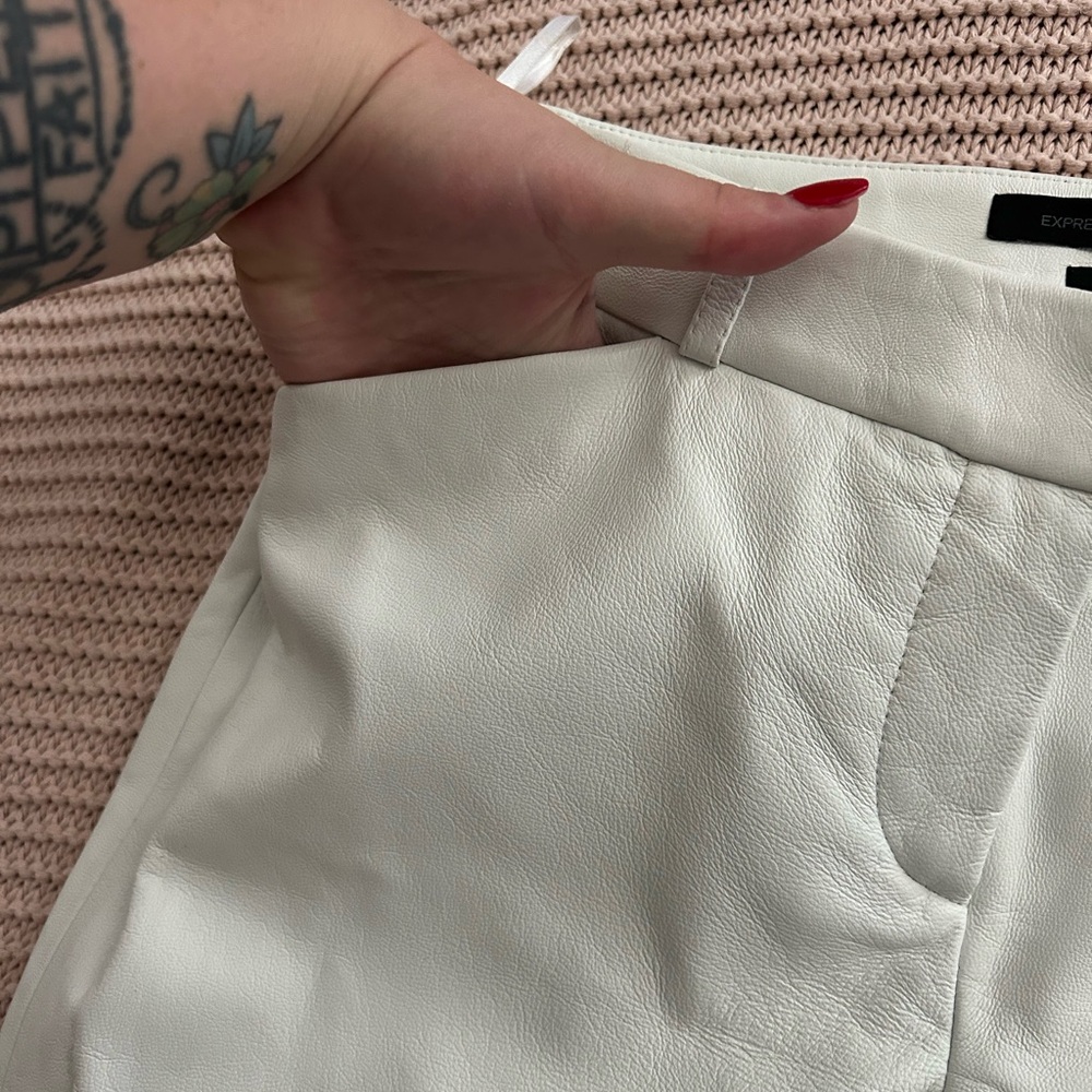 Express Elegant White Genuine Leather Pants with floral fretwork size 8 - Picture 8 of 15